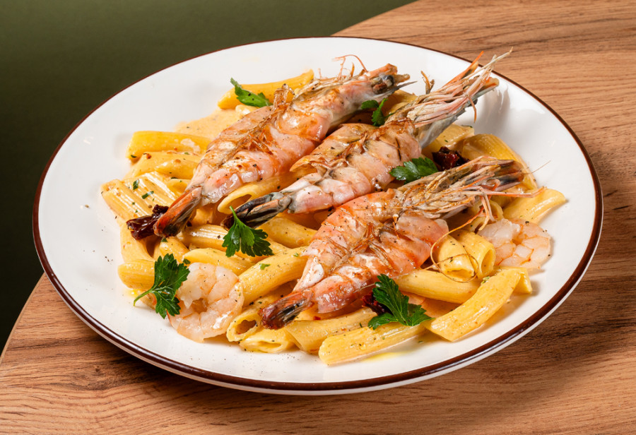 Пенне с тигровыми креветками