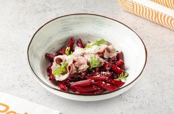 Пенне с ростбифом и пармезаном